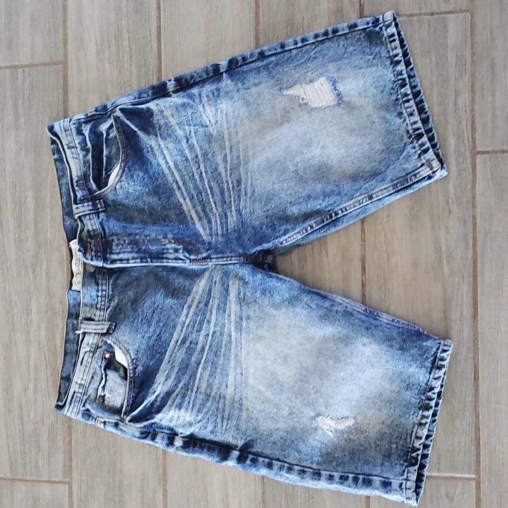 Akademiks Jeanius • Men's Casual Distressed Denim Jean Shorts
